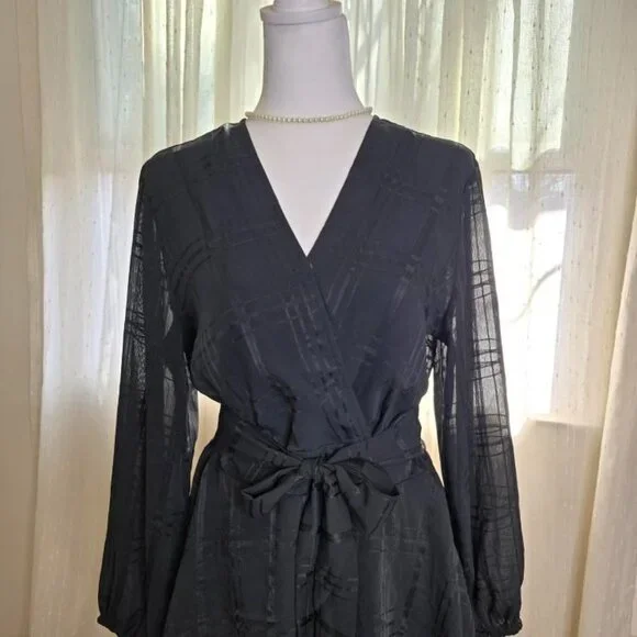 Black long sleeve Romper - Picture 3 of 13